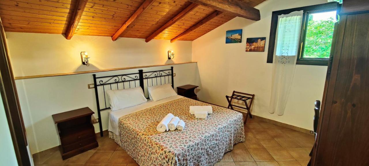 Agriturismo Le Chiuse Carlentini Eksteriør billede